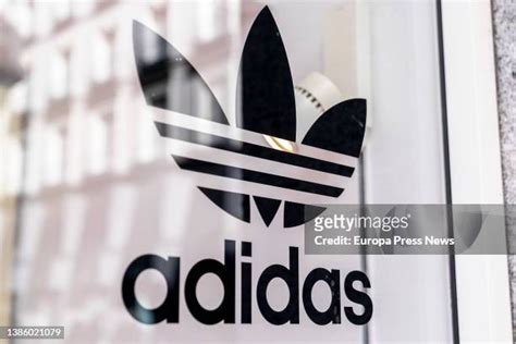 135,930 Adidas Brand Stock Photos & High